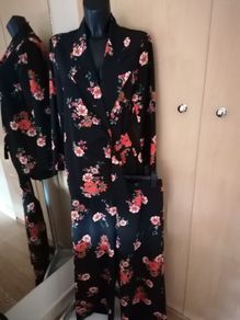 Women's Suit Nwot Size 14 And 12