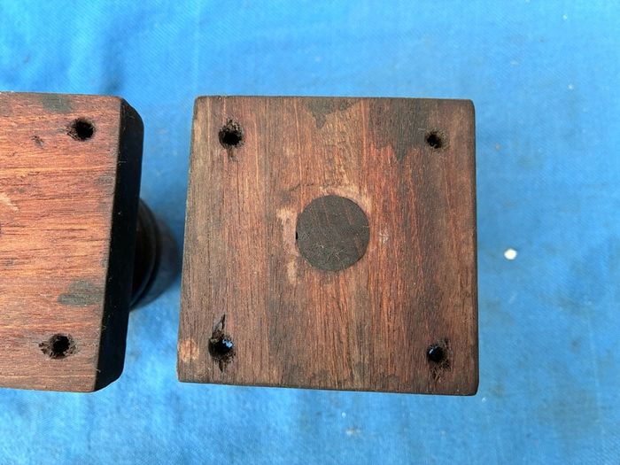 4 furniture legs