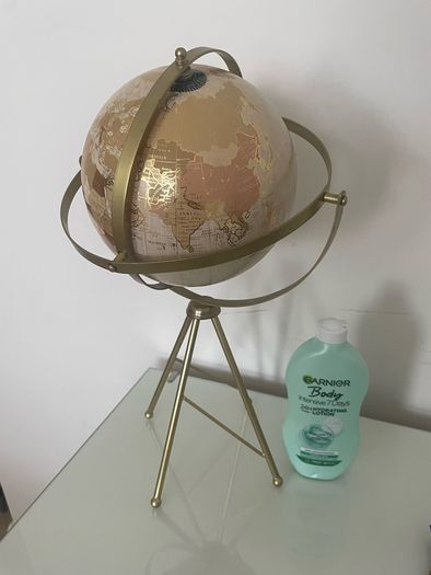 Gold Globe