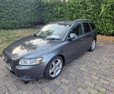 Car 2011 Volvo V50