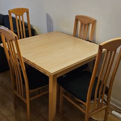 Dining table + 4 chairs