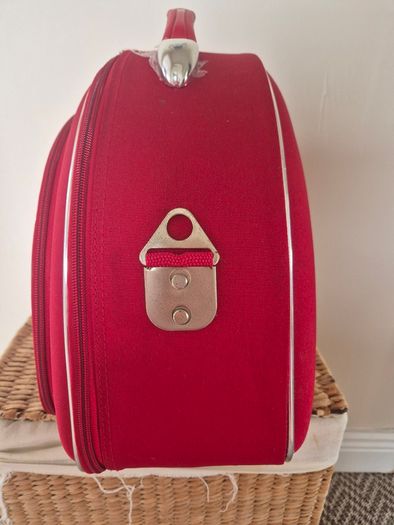 Red vanity case