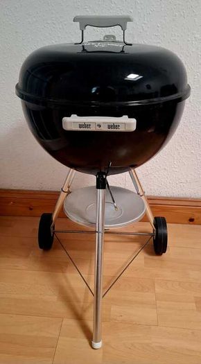 Weber 47cm Compact Kettle Charcoal BBQ + extras