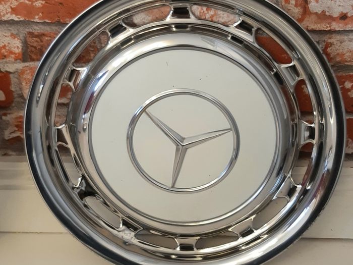 hubcaps wheel covers trims mercedes vintage chrome 14"