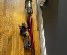 Dyson v10 hoover