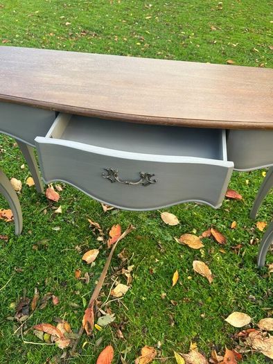 Hall Console