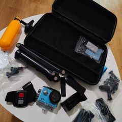 Akaso ak7000 with loads of different fittings and case
