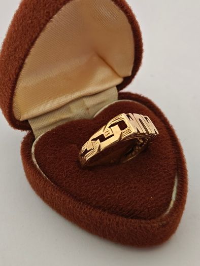 Vintage 9ct Gold MUM Ring - FULLY Hallmarked - Size P