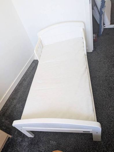 Kids bed frame