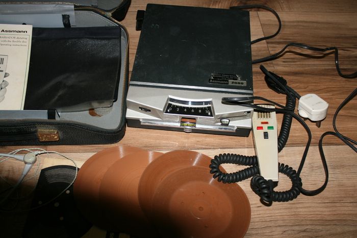 Antique Assmann 2000 - the Dictation Machine with Re-recordable Magnetic Records
