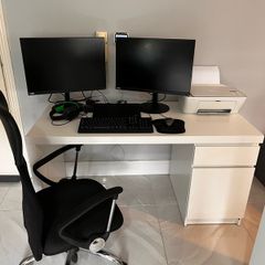 Desk Chair and Printer. Another things NOT FOR SALE.