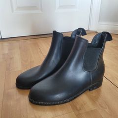 Horse riding boots