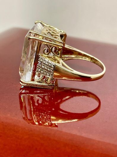 Gold Ring from the Tomas Rae collection, made of 14k Gold