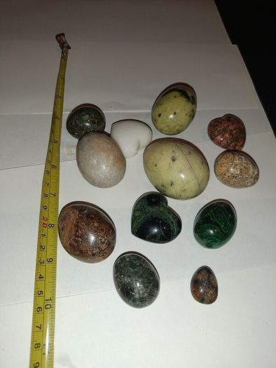 Various mineral eggs and shapes