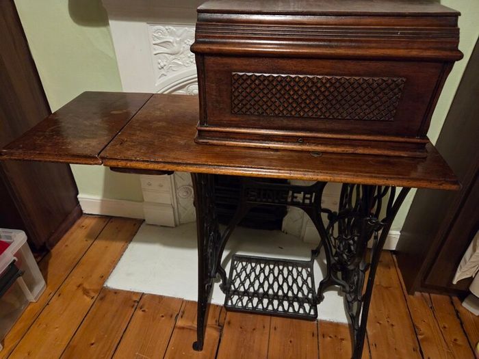 Singer sewing machine