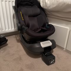 Egg 2 Car Seat & Isofix Base. Newborn to 15 Months