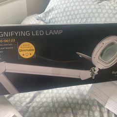 magnifying LED lamp