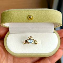 9ct yellow gold claddagh ring