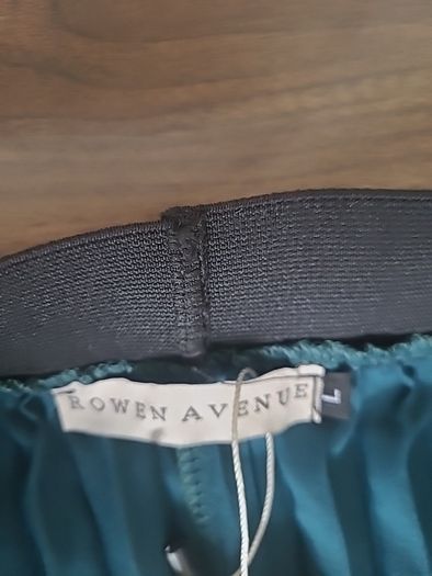 Size Large teal pleated skirt