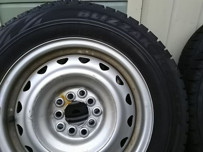 Bridgestone Blizzark Revo GZ winter tyres