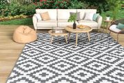 Outdoor Rug for Patios Waterproof, Anti-slip Plastic Straw Garden Mat Carpet UV Resistant Indoor Area Rugs for Camping, Deck, Beach, Picnic, Backyard (120x180cm, Grey &amp; White)