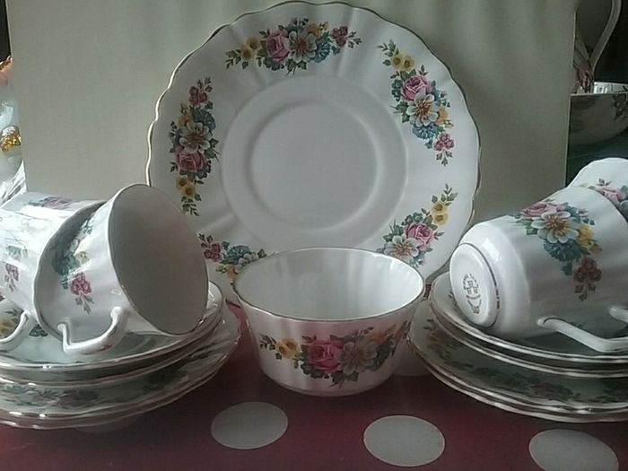 Royal Tara Part China Teaset