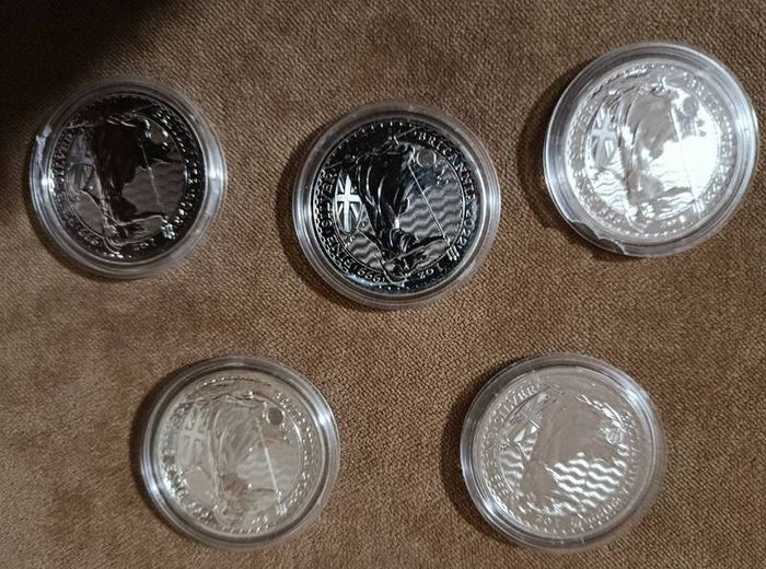silver coins -  5 x 1oz Silver Britannia Coins