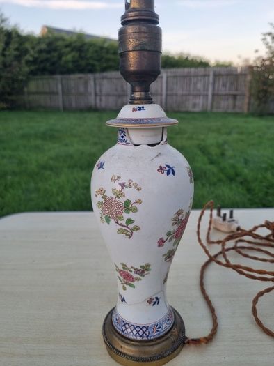 Chinoiserie porcelain table lamp