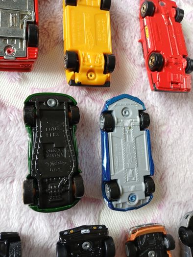1/64 Hot Wheels Joblot X 14 Models,blackwall,real Riders,ferrari,speed Machines