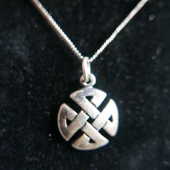Vintage Sterling  Silver 925 Celtic Pendant Necklace: Celtic Shield Knot 3,6g L9,5"