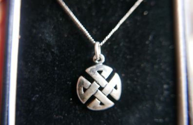 Vintage Sterling  Silver 925 Celtic Pendant Necklace: Celtic Shield Knot 3,6g L9,5"