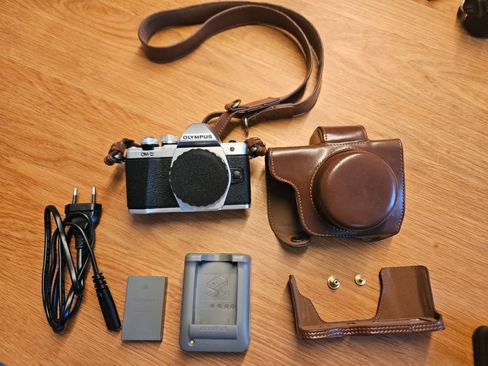 Olympus E-M10 II camera