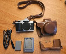 Olympus E-M10 II camera
