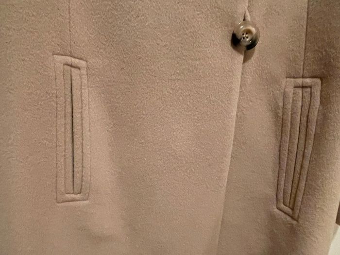 Jaques Vert Beige Coat Sz 16 with 'off-cream' Fake Fur Collar