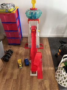 Paw Patrol Tower with 2 cars