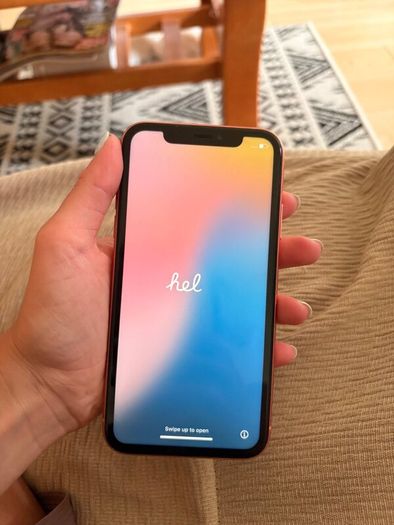iPhone XR 64GB Coral  Unlocked, Good Condi