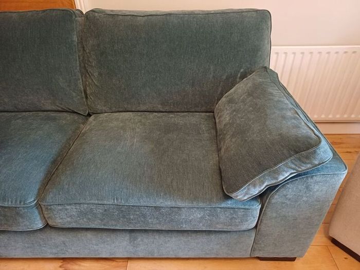 sofa and 2 armchairs for sale 6 months old