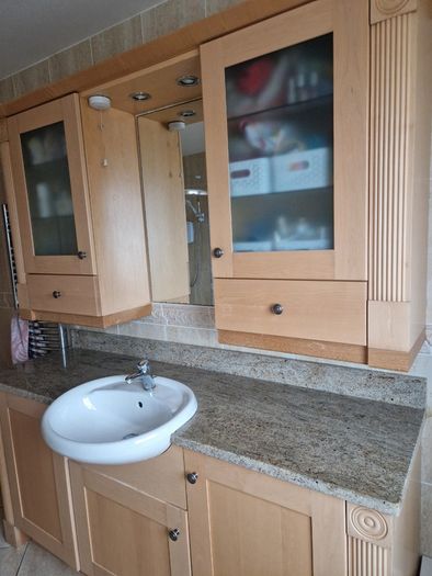Bathroom unit