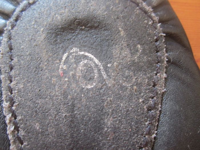 black   size 4