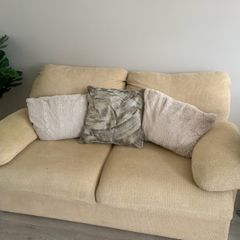 2 seater couch pull out bed