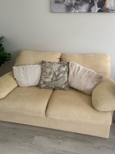 2 seater couch pull out bed
