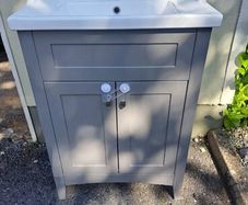 Bathroom vanity unit