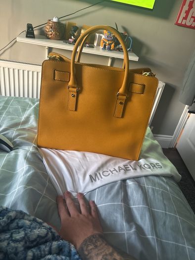 Next to brand new Micheal kors handbag l