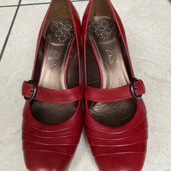 NEW Clarks Leather Shoes, Size 7