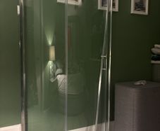800 shower door quadrant
