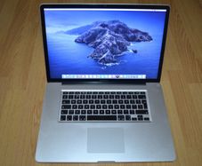 Macbook Pro 17-inch, Core i7 2.4 GHz, 8GB Ram + Microsoft Office