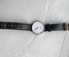 Daniel Wellington Watch - Brown
