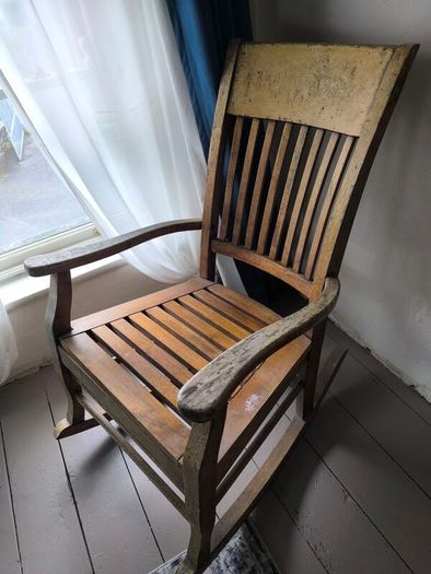 Rocking chair