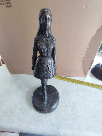 Vintage Genesis Fine Art Cold 27 CM. TALL Cast Bronze Resin Lady