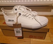 Women's leather sneakers white